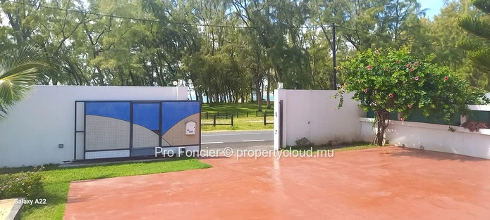 Villa à vendre à Belle-Mare - Belle demeure avec piscine