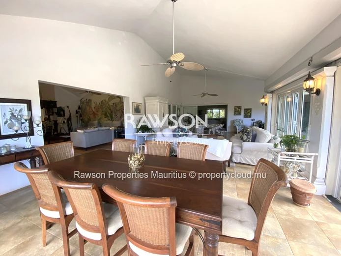 Emerald Haven : Villa De 4 Chambres Sur 2000M2 De Splendeur De La Nature