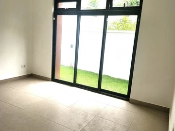 5 Bedroom Townhouse, Duplex