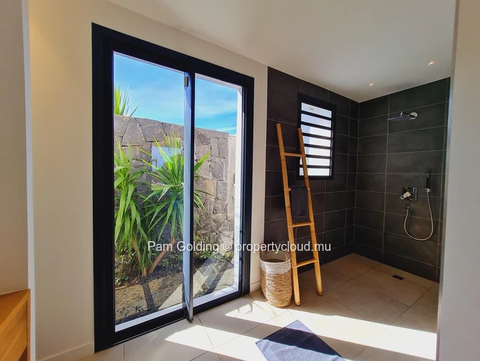 4-Bedroom Villa in Akasha Villas, Cap Tamarin – Private Pool & Coastal Views