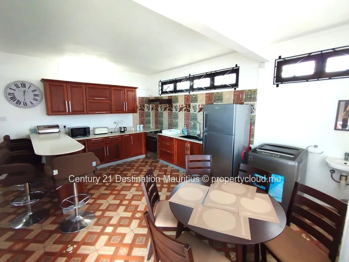 Grand Baie : 2 Appartements De 3 Chambres À Deux Pas De La Plager