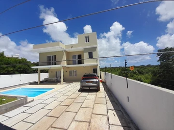 New villa with swimming pool for sale in Pereybere