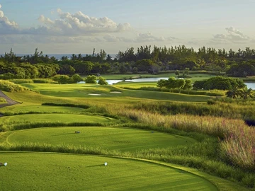 Golf Estate Land Opportunity: Prime Plot for Sale
