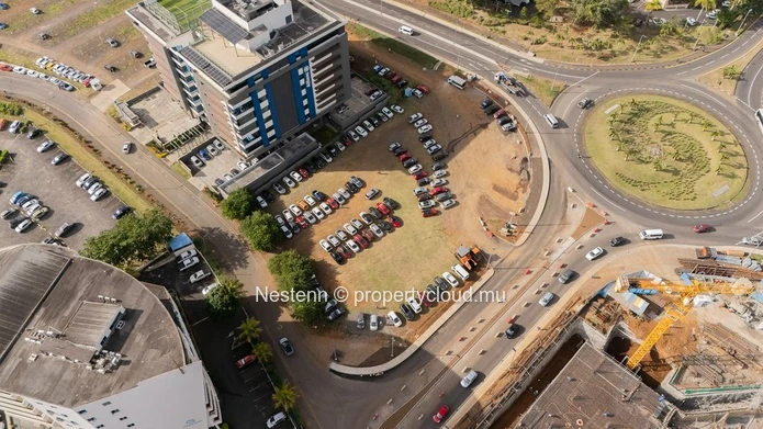 Building plot in a prime location - Ebène - Parking - Potential building