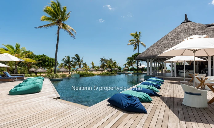 4-bedroom penthouse with seaview