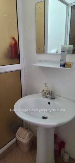Magnifique appartement meublé au 1er étage à louer à Pereybere