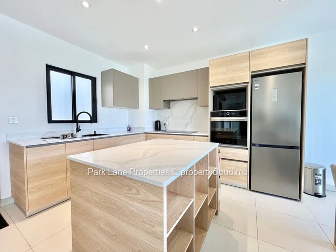 Appartement moderne de 3 chambres avec terrasse et vue sur les montagnes à Telfair, Moka