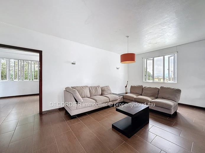 Maison contemporaine meublée – Stanley Rose Hill