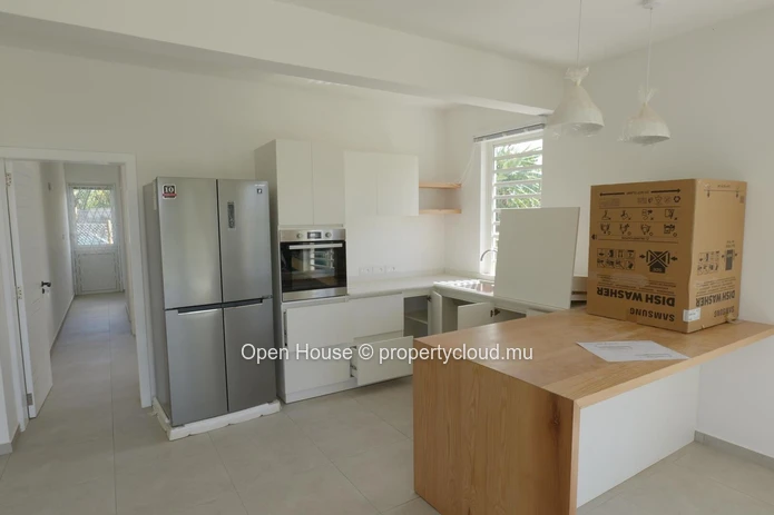 Furnished villa for rent in Forbach, 320m², 5 bedrooms, private pool, accessible to foreigners, rental with or withou...
