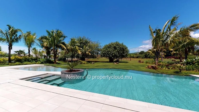 Villa d'exception de 5 chambres avec vues montagnes au sein d'un domaine golfique de renom. 