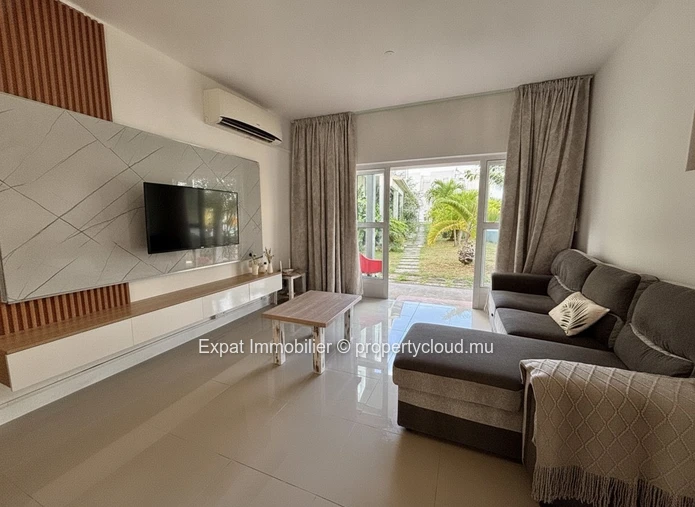 Fully Renovated 3-Bedroom Triplex In A Residence With Swimming Pools – Grand Baie