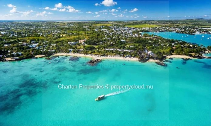 Single-story 3-bedroom villa with private pool in an exclusive residential estate in Grand Baie