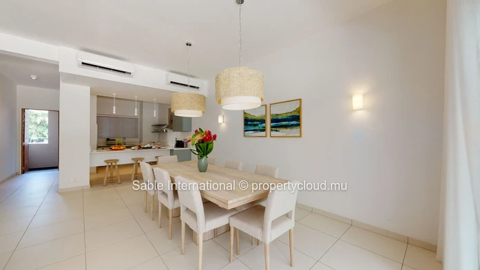 Luxury G+2 Apartment with Communal Pool in Péreybère | 143m² | Sea Access | Close to Amenities 