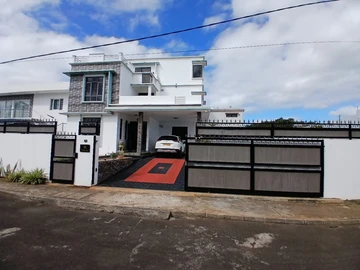 5 Bedroom Villa