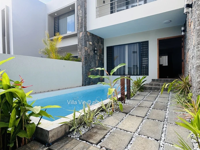 Péreybère - Charmant duplex de 4 chambres avec piscine et garage