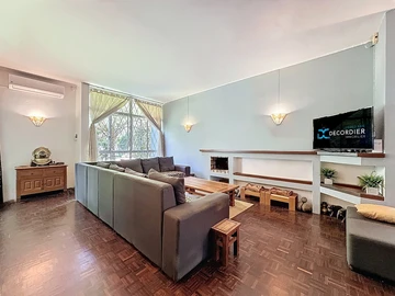 8 Bedroom House