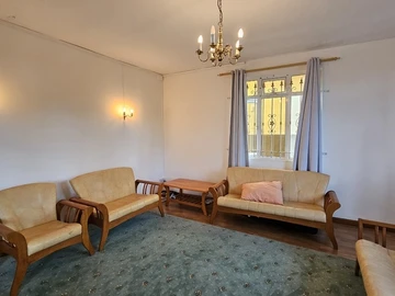 Tranquil Coastal Living: Charming home in peaceful area