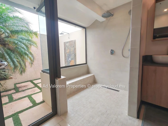 Magnifique villa 4 chambres avec piscine, jacuzzi et prestations haut de gamme – Cascavelle