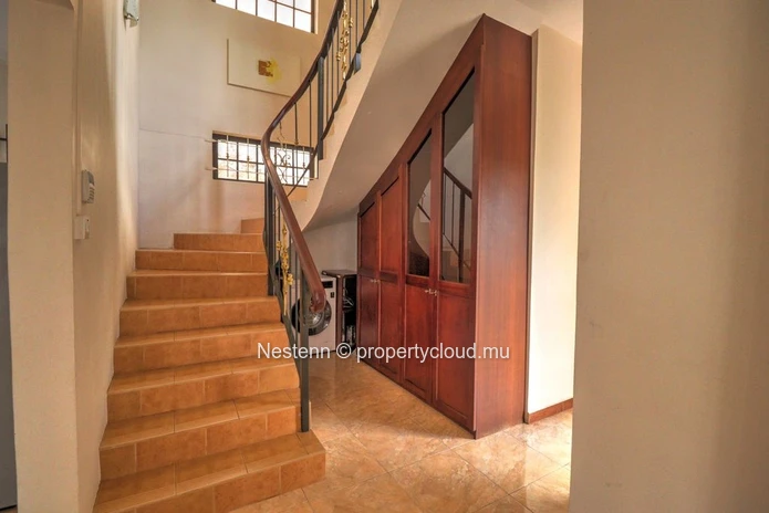 4 bedroom house of 168 m2, on a plot of 467 m2