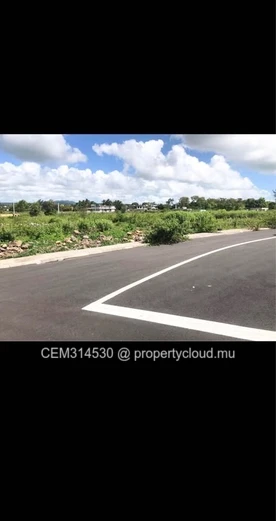 Terrain Résidentiel à Vendre  8,31 Perches – Lotissement Pierre Bleue, Plaines des Roches, Laventure