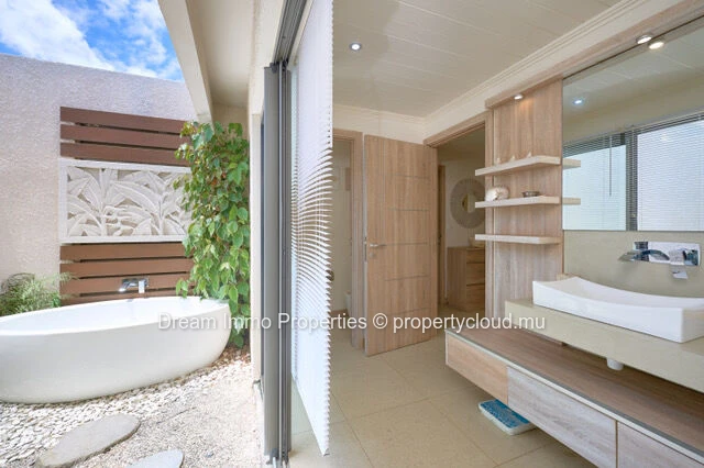 Elegant 3-bedroom villa near the sea at Clos du Littoral, Grand Baie - Mauritius