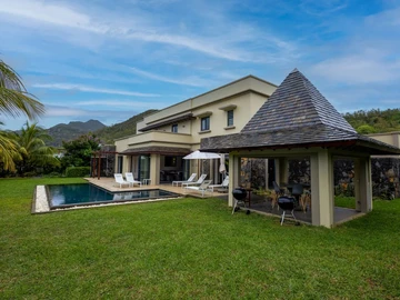 5 Bedroom Villa
