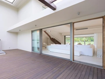 5 Bedroom Villa