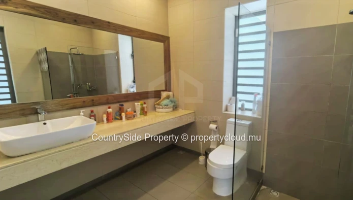 Modern 3-Bedroom Villa with Pool & Bali-Style Retreat in Pointe aux Piments