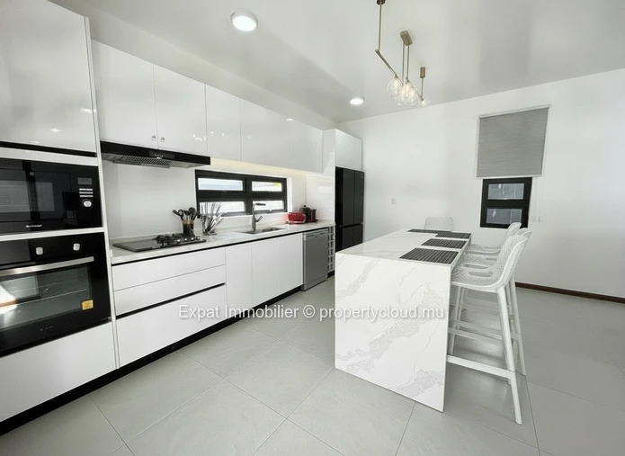 Villa Contemporaine Neuve 4 Chambres Avec Piscine Privée Et Rooftop – Péreybère