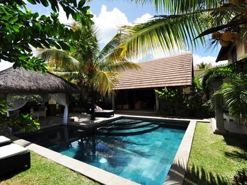 Come and discover this magnificent furnished villa FOR RENT, on a plot of 550m².