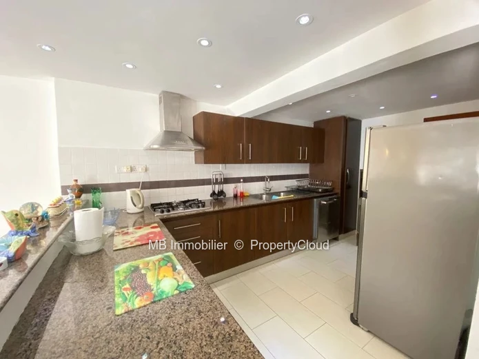 Triplex for rent in Pereybere