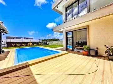 4 Bedroom Villa