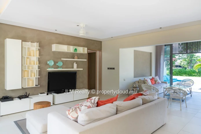 Villa d’Exception avec un magnifique Terrain vue golf à Vendre dans un Domaine Golfique