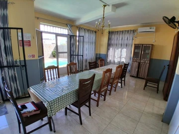 Maison de 8 Chambres