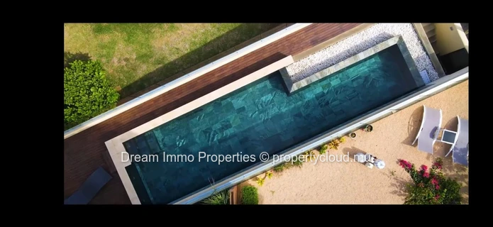 Appartement élégant de 3 chambres en front de mer avec vue mer complète à Flic en Flac – Île Maurice