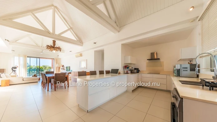 Penthouse RES sur la marina!