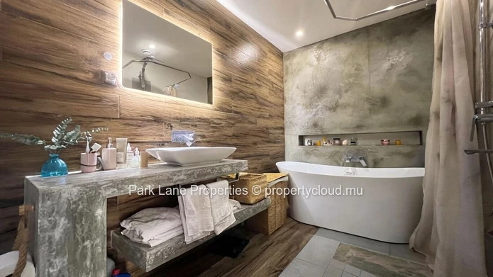 Duplex de 3 chambres de 120 m² en complexe résidentiel à Sodnac