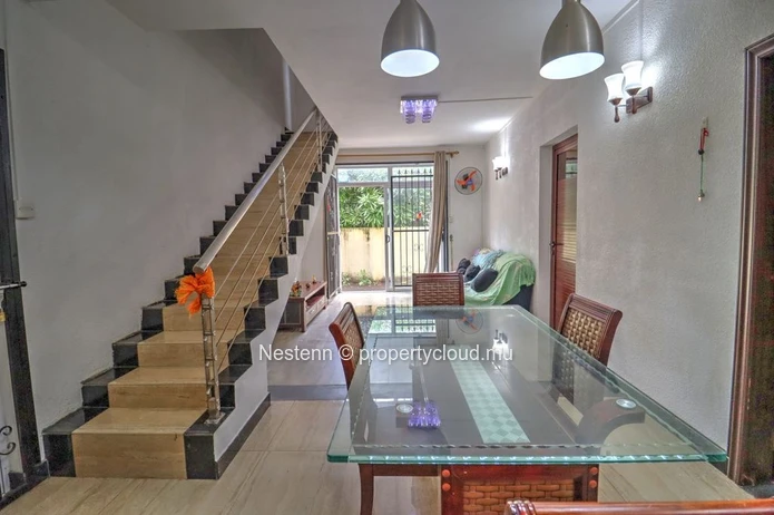 3-bedroom family home with garage and balcony – Pointe aux Biches