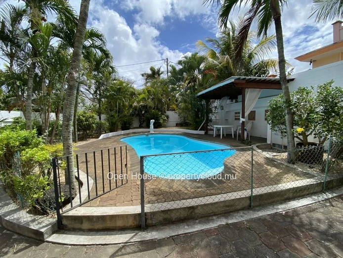 Villa 4 chambres avec piscine à louer à Trou aux Biches