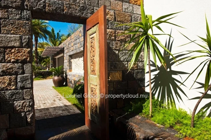Exclusive Beachfront Villa For Rent – Pointe Aux Canonniers, Mauritius