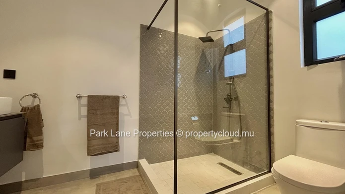 Appartement spacieux au rez-de-chaussée de 3 chambres avec terrasse et plunge pool à Tamarin