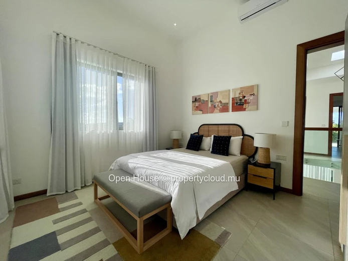 Luxurious Villa PDS for Rent in Grand Baie with Private Pool, 4 Bedrooms, and Modern Amenities - Rs 160,000