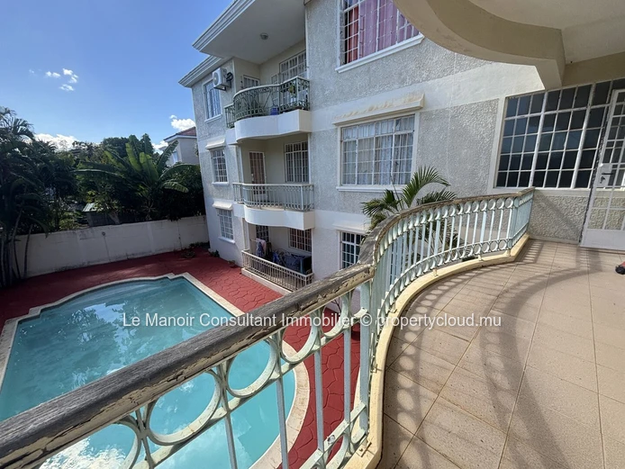 Appartement 3 chambres de 120 m² avec piscine à vendre à Albion