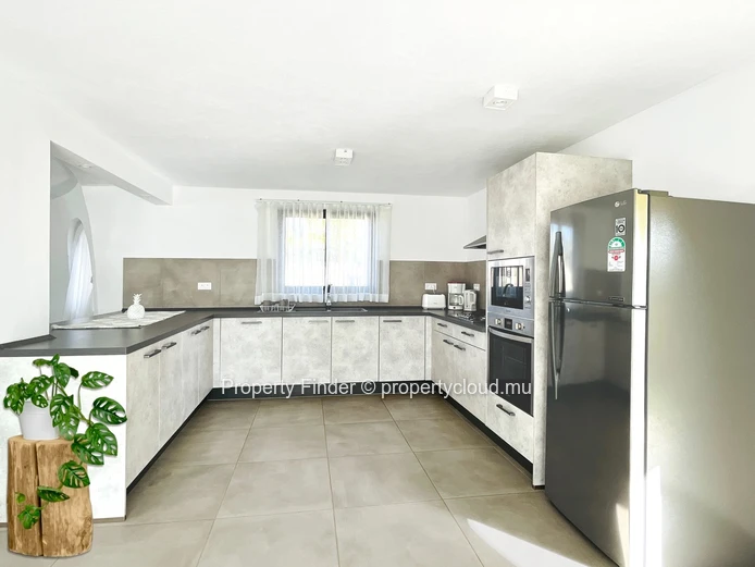 Villa 3 Chambres à Louer avec Piscine, Accès Salle de Sport et Vue sur Mer – Maurice