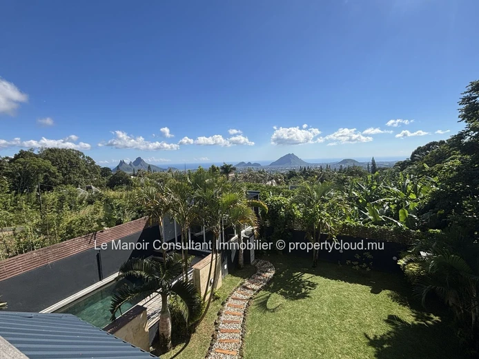 Villa de 4 chambres avec piscine à vendre à Floréal (409 m²)
