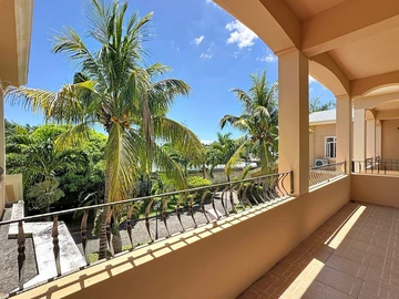 10 Bedroom House