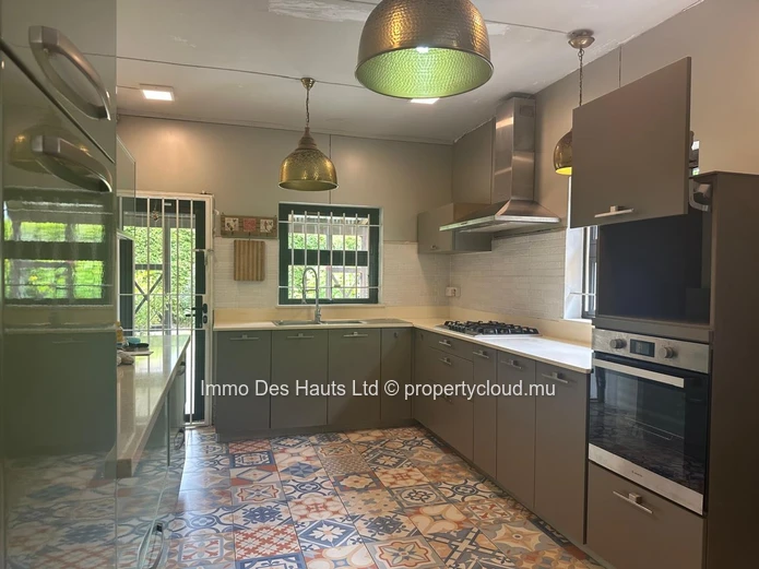 For Rent | Spacious Two-Level House In Vacoas-Phoenix