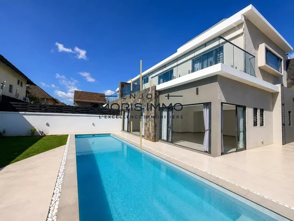 4 Bedroom Villa