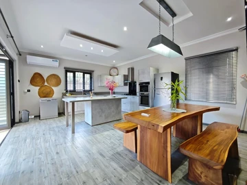 4 Bedroom Villa