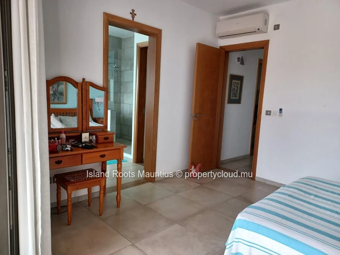 Apartment for Sale or Rent - 3 Bedrooms in Balaclava